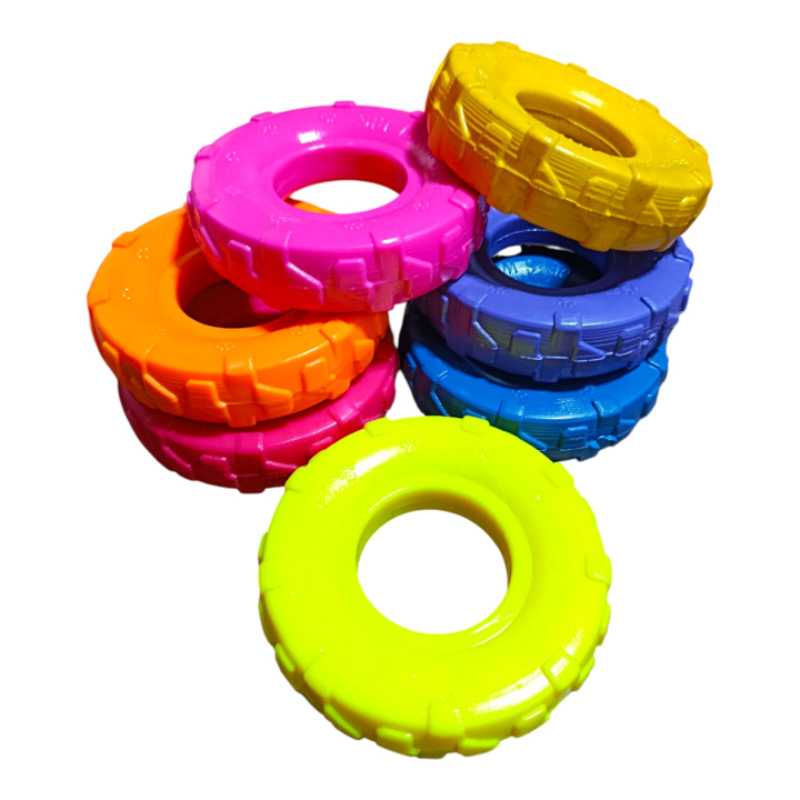 JUGUETE LLANTA DURA 17 X 4,5 CM